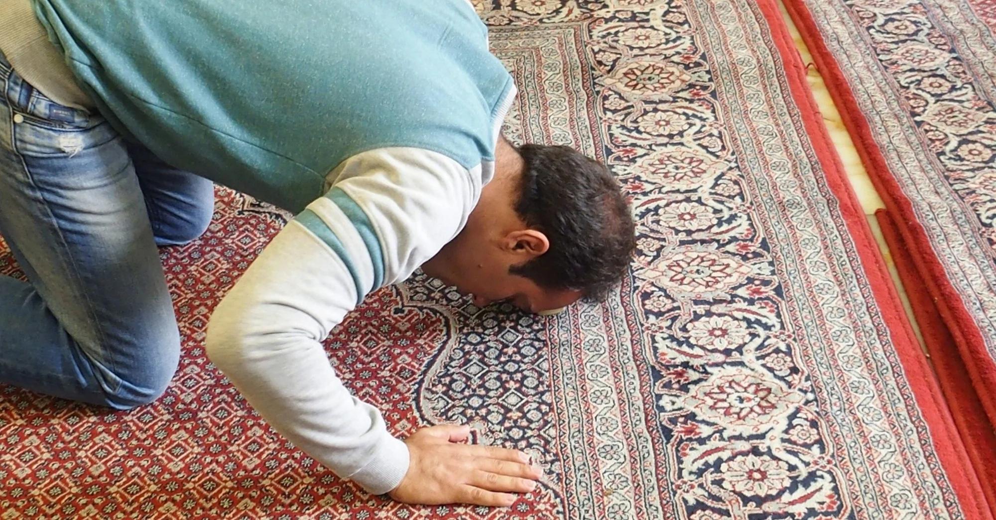 An Easy Guide To Tarawih Prayers At Home