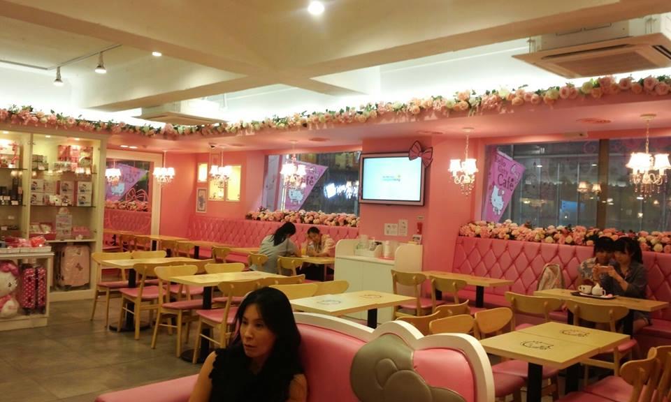 Hello Kitty Cafe Myeongdong Interior 3